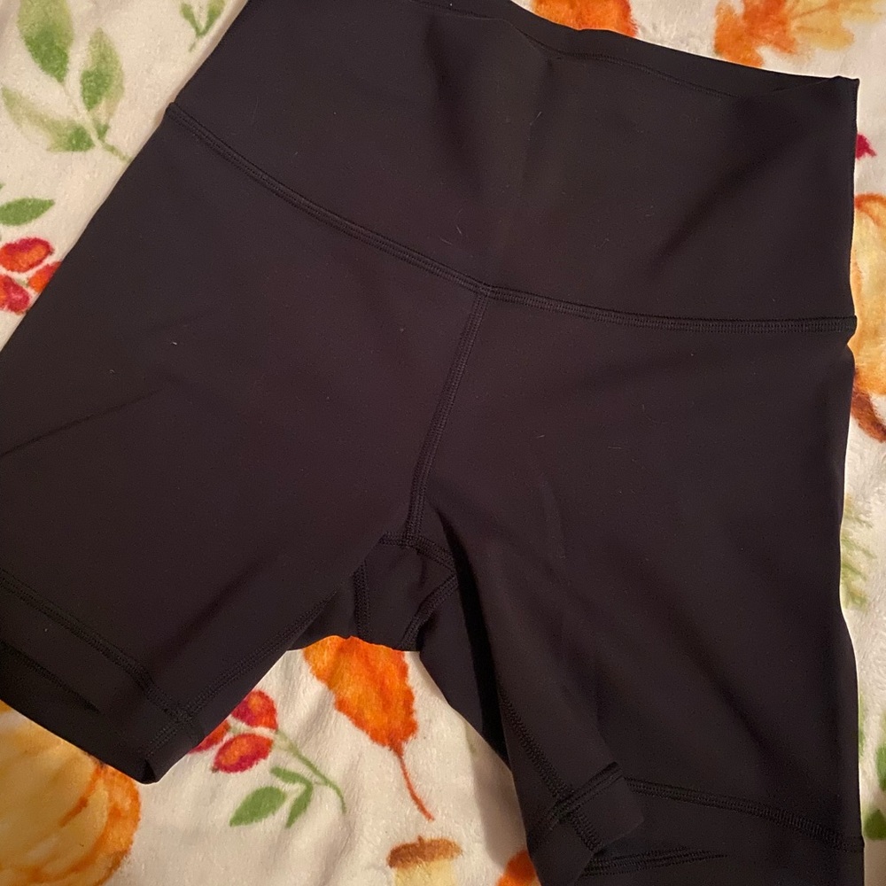 Lululemon Wunder Train Short